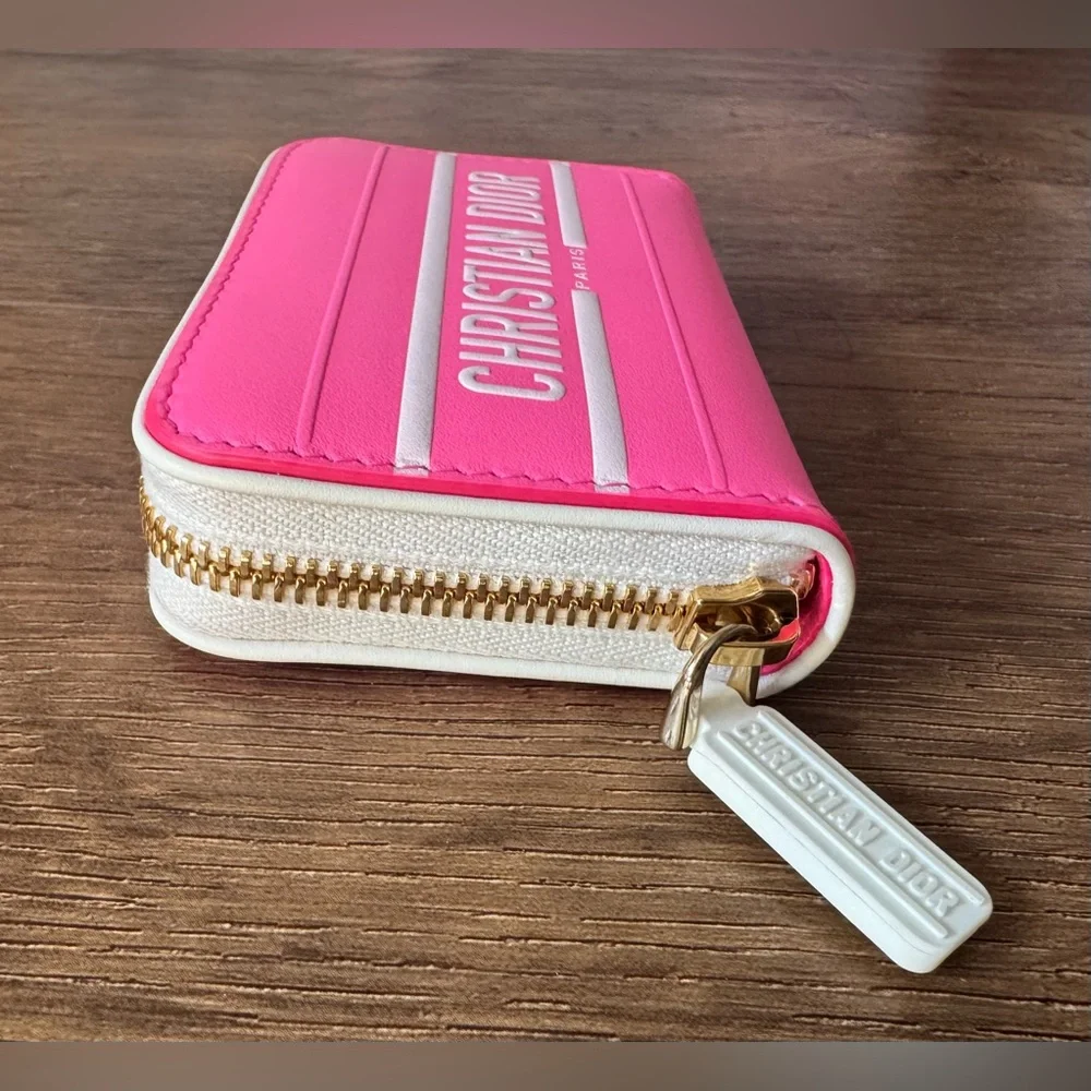 DIOR-AUTHENTIC (NWT) Small Pink & White Leather Vibe Voyageur Wallet